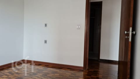 Image 3 - 227388
